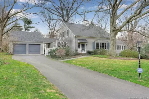 375 Old Oaks Rd, Fairfield, CT 06825