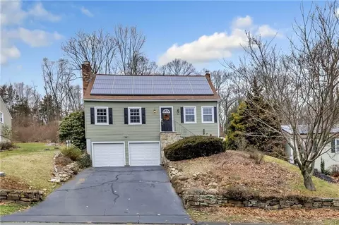 62 Ten Coat Ln, Shelton, CT 06484
