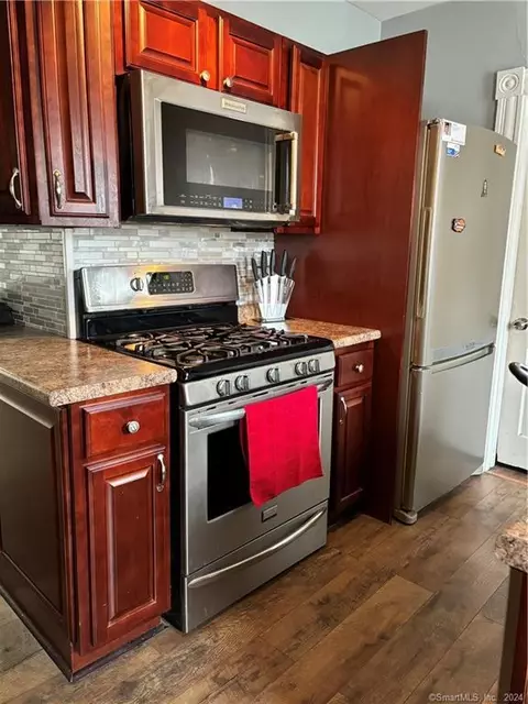 79 Roberts St, New Britain, CT 06051