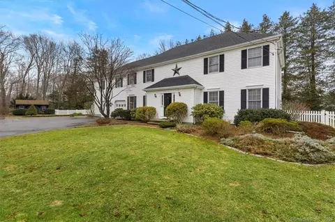 271 Church St, Guilford, CT 06437