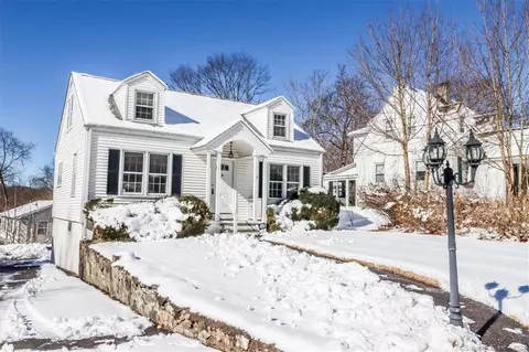 243 White Plains Rd, Trumbull, CT 06611