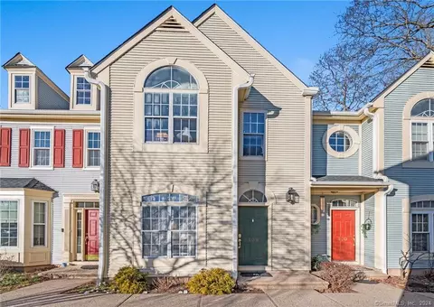 409 Cambridge Cmns #409, Middletown, CT 06457
