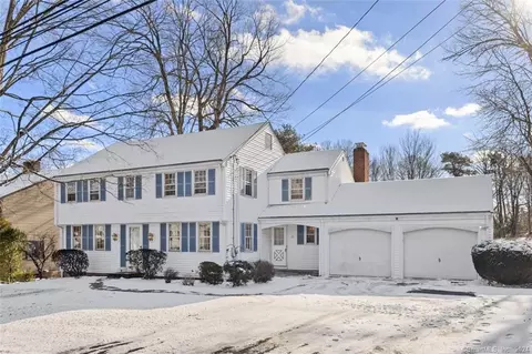 35 Pheasant Hill Dr, West Hartford, CT 06107