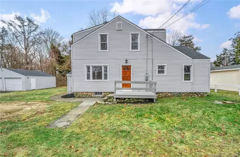 22 Hawley St, Pawcatuck, CT 06379