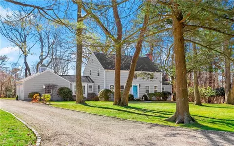 63 Hawks Hill Rd, New Canaan, CT 06840