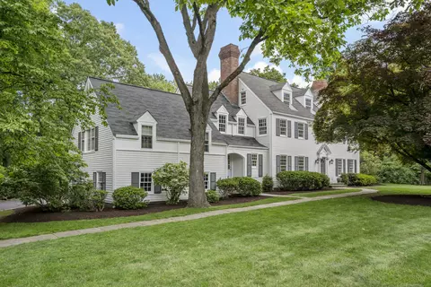 46 Hemmelskamp Rd, Wilton, CT 06897