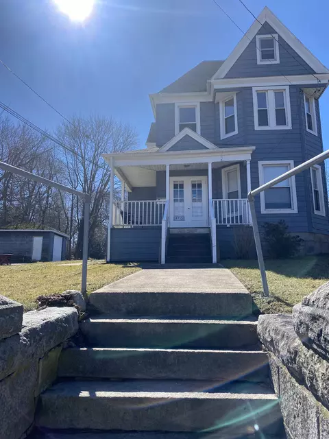 368 Broad St, New London, CT 06320