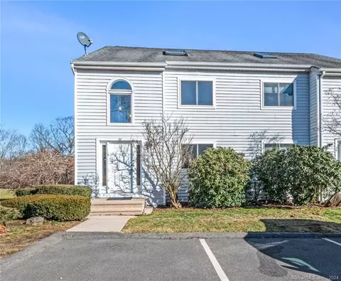 28 Valley Run Dr #28, Cromwell, CT 06416