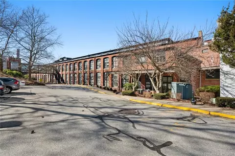 68 Thermos Ave #219B, Norwich, CT 06360