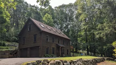 107 Green Pond Rd, New Milford, CT 06776