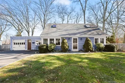 101 Castle Dr, Stratford, CT 06614