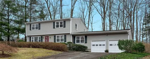 43 Walnut Ln, Northford, CT 06472