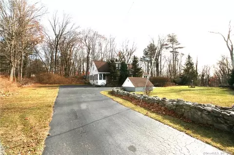 220 Newfield Rd, Torrington, CT 06790