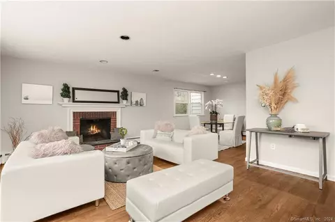 18 Warnock Dr, Westport, CT 06880