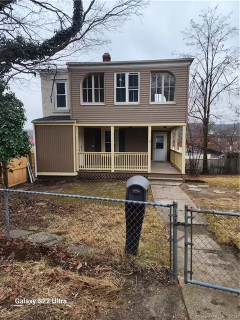 12 Patterson Ct, Waterbury, CT 06704