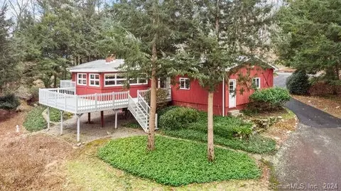 75 Crestwood Rd, Bethany, CT 06524