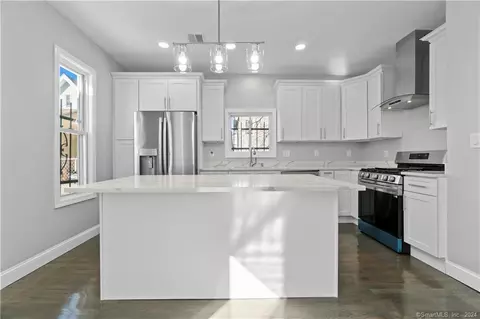 104 Cedar St, New Haven, CT 06519