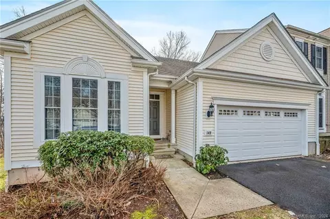149 Sterling Dr #149, Newington, CT 06111