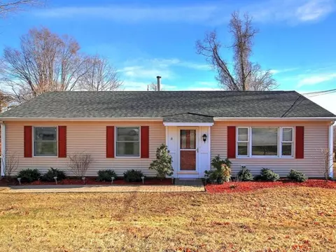 8 Alpha St, Milford, CT 06460