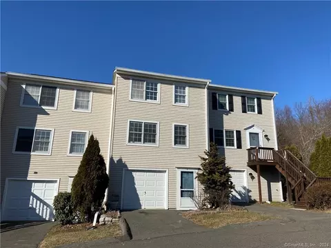 17 Cornerstone Dr #17, Derby, CT 06418