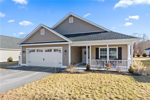 10 Henry Dr #10, Moosup, CT 06354