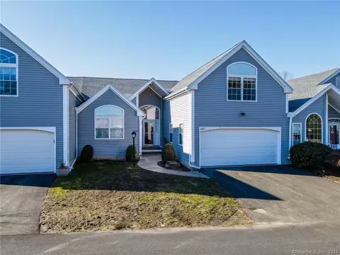 461 Fisher Ct #461, Shelton, CT 06484