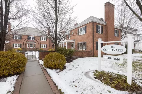 1044 Farmington Ave #1044, West Hartford, CT 06107