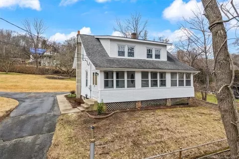 280 Maple Ave, Montville, CT 06382