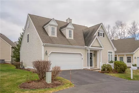 8 Nutmeg Ln #8, Farmington, CT 06032