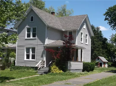 12 Walnut St, Middletown, CT 06457