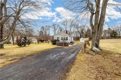 152 Thayer Rd, Haddam, CT 06441