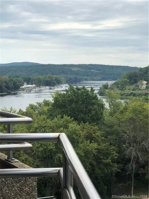 111 Dekoven Dr #805, Middletown, CT 06457