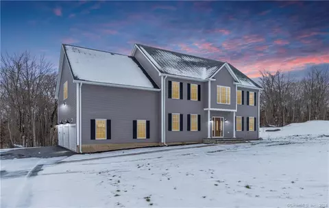 26 Stone House Ln, Burlington, CT 06013