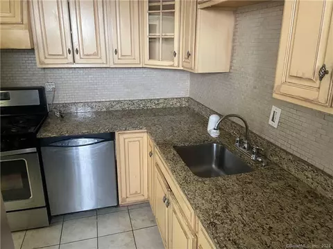 71 Strawberry Hill Ave #915, Stamford, CT 06902