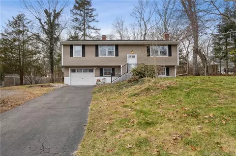 27 Corey Ln, East Lyme, CT 06357