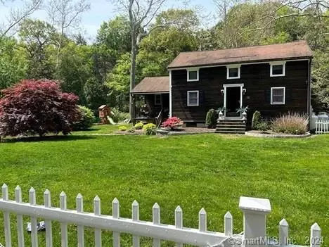 115 River Trl, Southbury, CT 06488