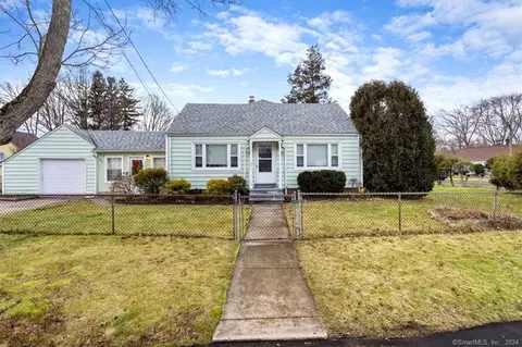 38 Valley Rd, Hamden, CT 06514