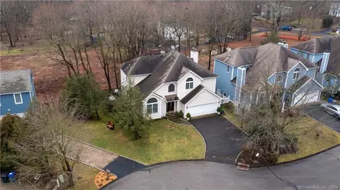 8 Riverwalk Ln, Norwalk, CT 06850