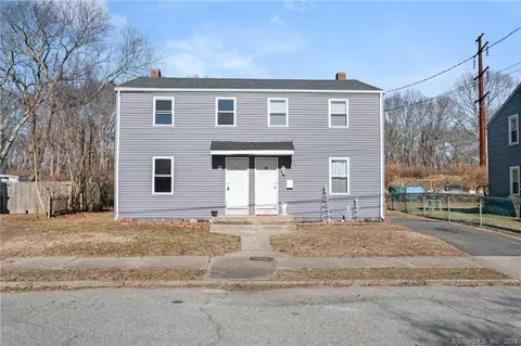 3537 Ridgeview Cir, New London, CT 06320