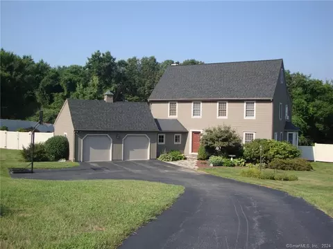 26 Blackmer Downs Rd, Thompson, CT 06255