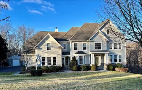 110 Summit Crest Dr, Glastonbury, CT 06073