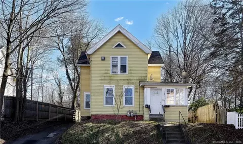 225 Bunker Ave, Meriden, CT 06450