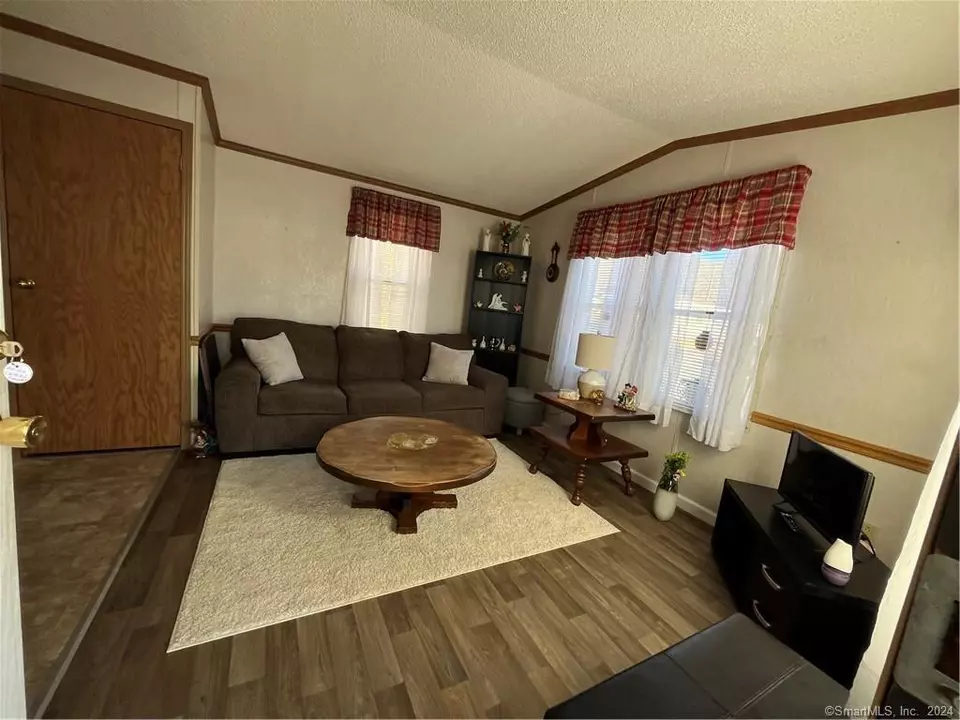 108 Clark Rd 103, Naugatuck, CT 06770 10 Photos Movoto