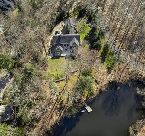 175 S Lake Dr, Stamford, CT 06903