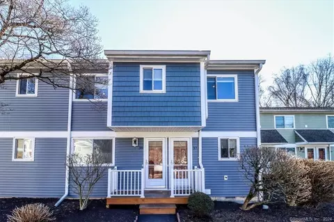 6 Rose Ln #38, Danbury, CT 06811