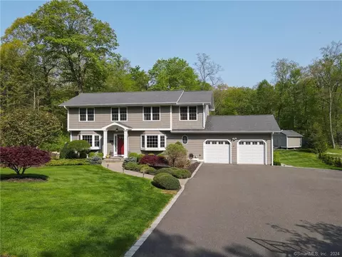 29 Blueberry Ln, Shelton, CT 06484