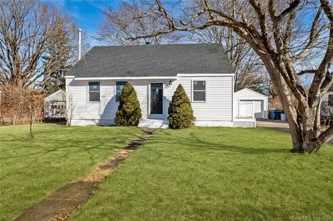 20 Brill Ave, Waterford, CT 06385