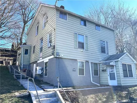 30 Willow St, Meriden, CT 06450