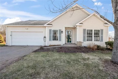 1 Marie Cir, Portland, CT 06480