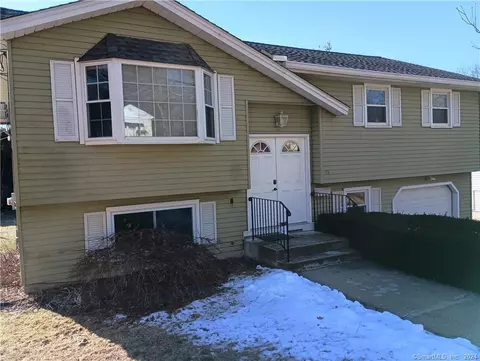 15 Crescent St, Terryville, CT 06786